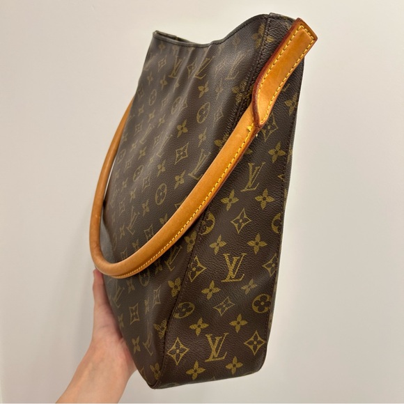 Louis Vuitton Monogram Canvas Shoulder Bag - Picture 3 of 15